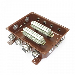 Коробка с зажимами наборными КЗНС-32 УХЛ1,5  IP65  латунный ввод ГОФРОМАТИК